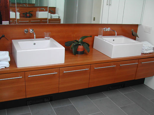 beach-house-bathroom
