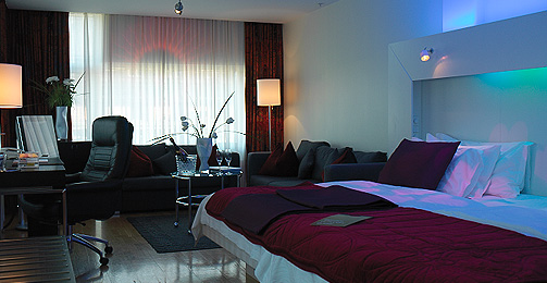 http://interior-design.s3.amazonaws.com/july-08/nordic-hotel-room.jpg