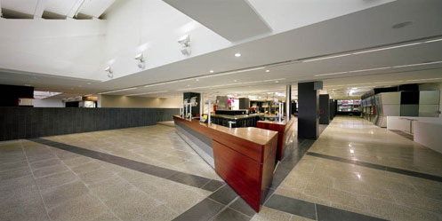 bar-and-tote-area